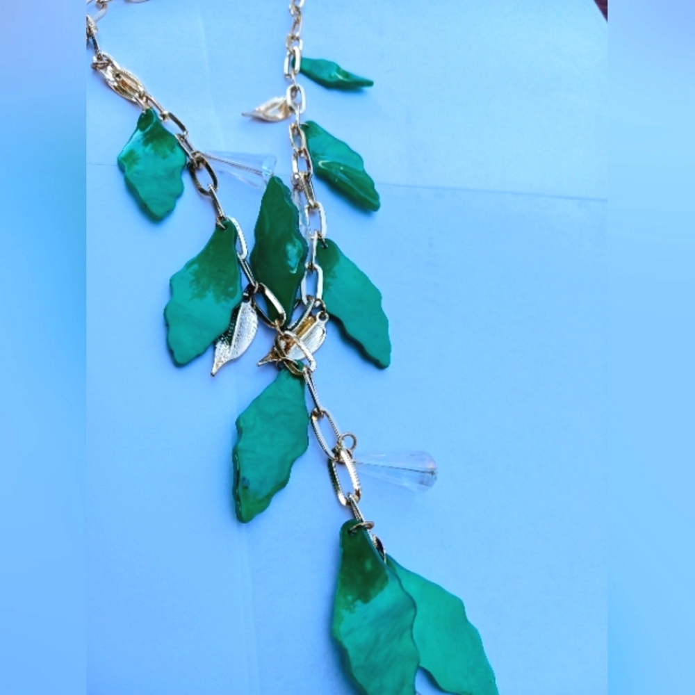 NEW YORK AND COMPANY NECKLACE